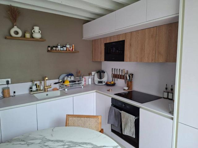Maison de ville atypique meublée 105m2 Centre Verneuil, proche gare