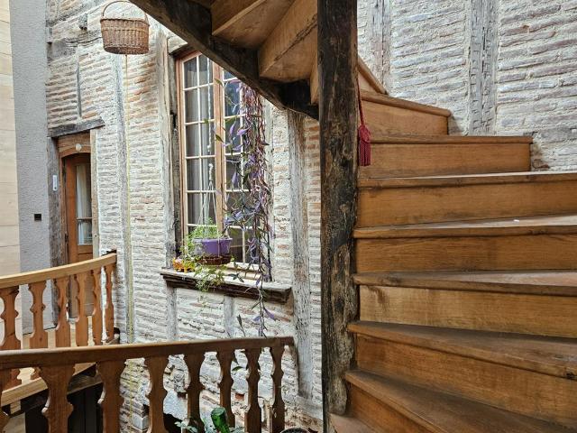 Maison De Ville Au Coeur Du Quartier Historique Avec Ascense. 190m² Cahors