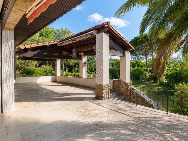 Maison De Ville Avec Terrains Garages & Appartement Independ. 150m² Limoux