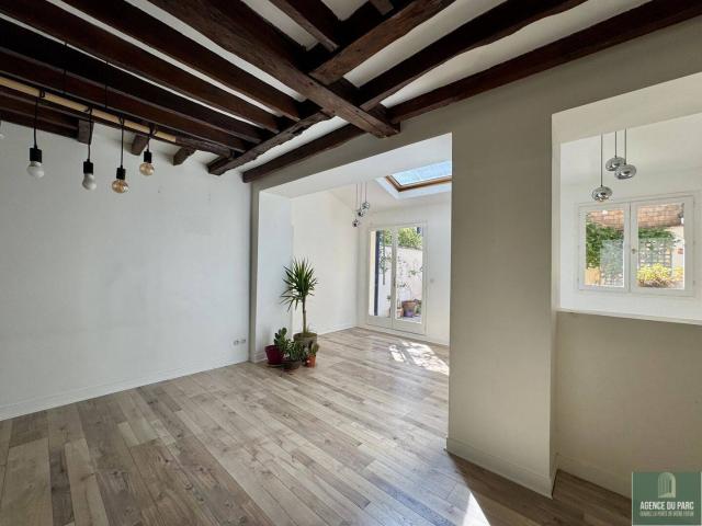 MAISON DE VILLE AVEC TERRASSE