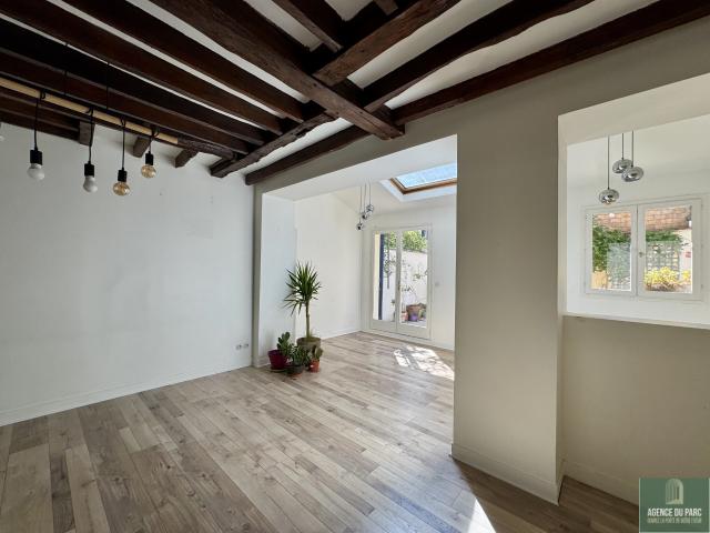 MAISON DE VILLE AVEC TERRASSE