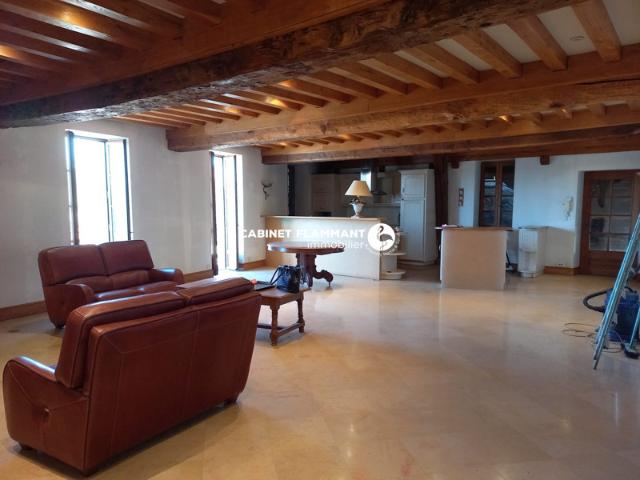 MAISON DE VILLE AVEC BOUTIQUE ET ATELIER