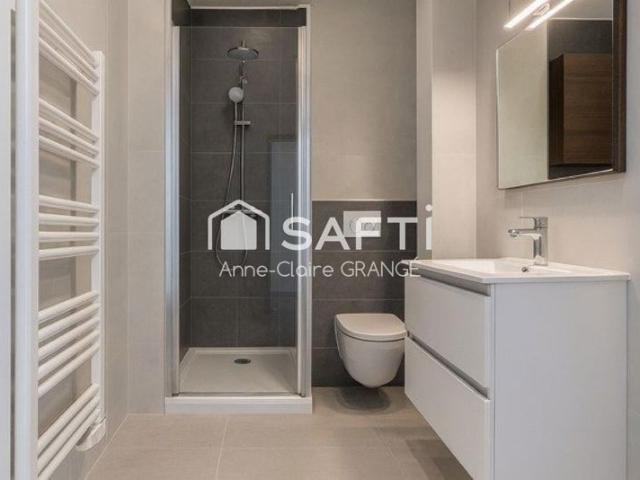Maison de ville avec cave et courette,idéal investisseur ou premier achat