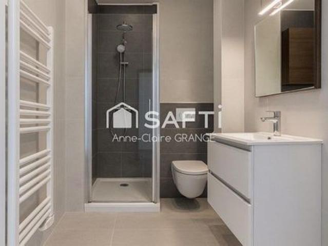 Maison de ville avec cave et courette,idéal investisseur ou premier achat