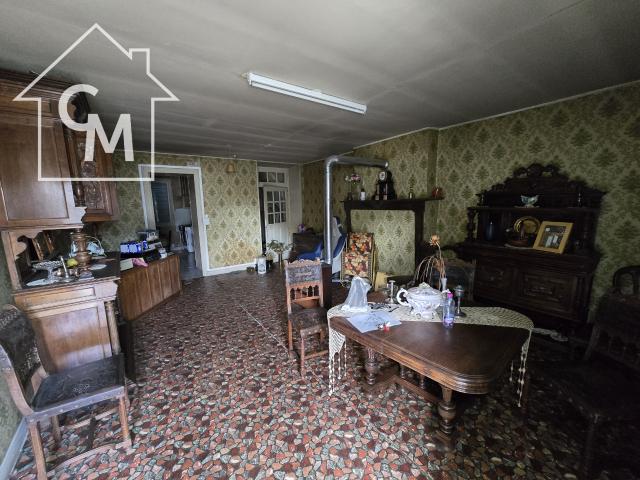Maison de ville avec dépendance non attenante