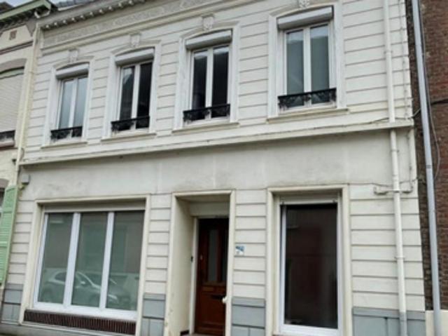 Maison de Ville avec garage et jardin