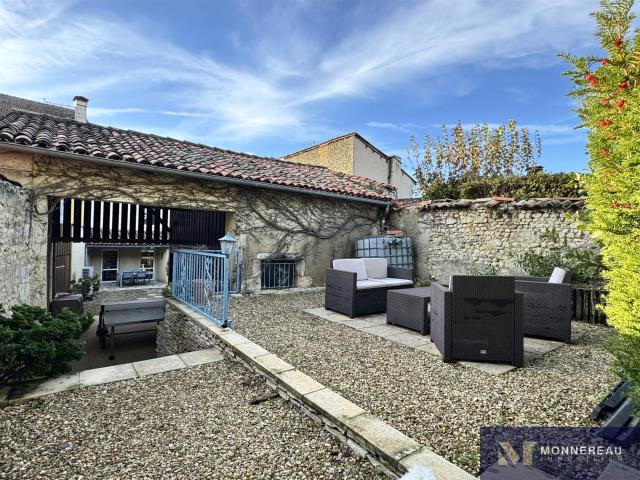 Maison De Ville Avec Jardin 175m² Barbezieux Saint Hilaire