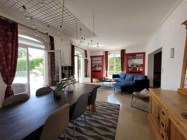 Maison de ville avec jardin et 3 logements locatifs dont 1 p. 400m² Pierrelatte