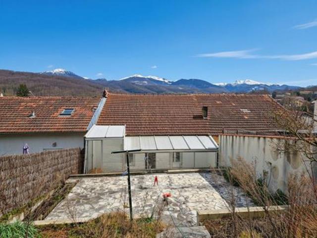 Maison de ville avec jardin et garage