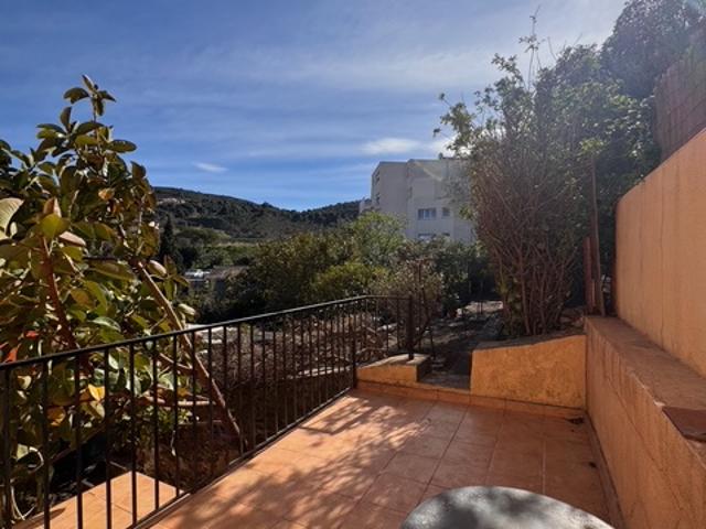 Maison de ville avec jardin piscinable et potentiel exceptionnel