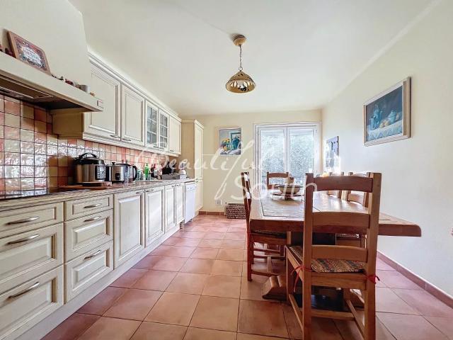 Maison De Ville Avec Studio Et Garages, Perpignan 278m² Perpignan