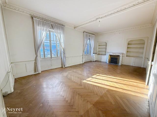 Maison de Ville Bourgeoise au Cœur de Saint Chamond 276m² Saint Chamond