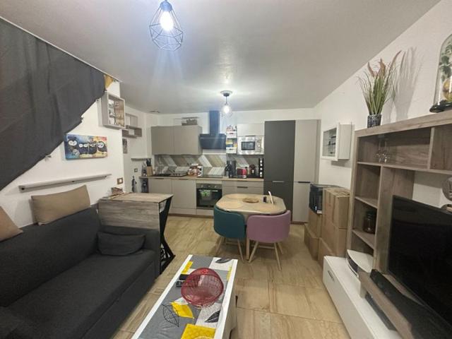 MAISON DE VILLE BORNEL 2 pièce s 38 m2
