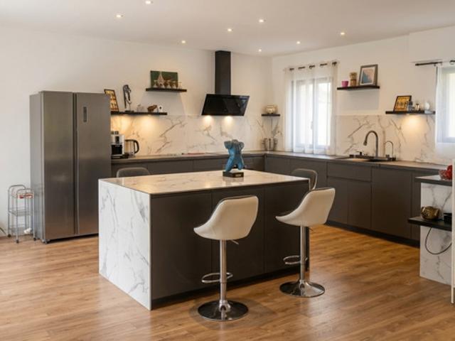 Maison de ville d'exception avec patio, terrasse, garage et stationnements – Cœur de Salon de Provence