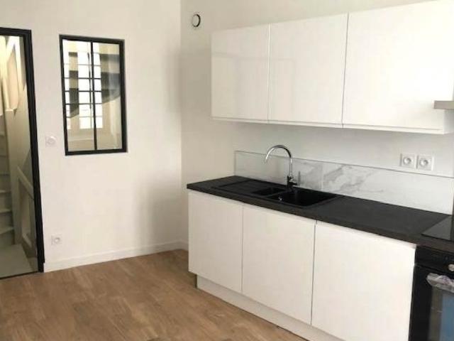 Maison de ville de 3 pièces à louer à TOURNON SUR RHONE