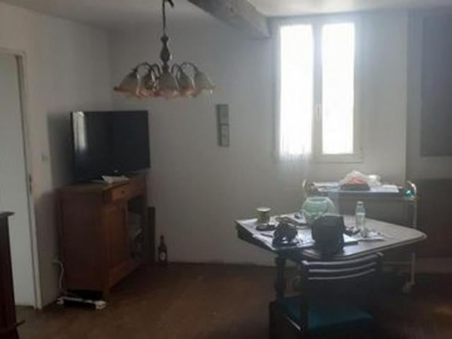 Maison de ville de 150 m² a finir de rénover, cuisine, salon, 4 chambres