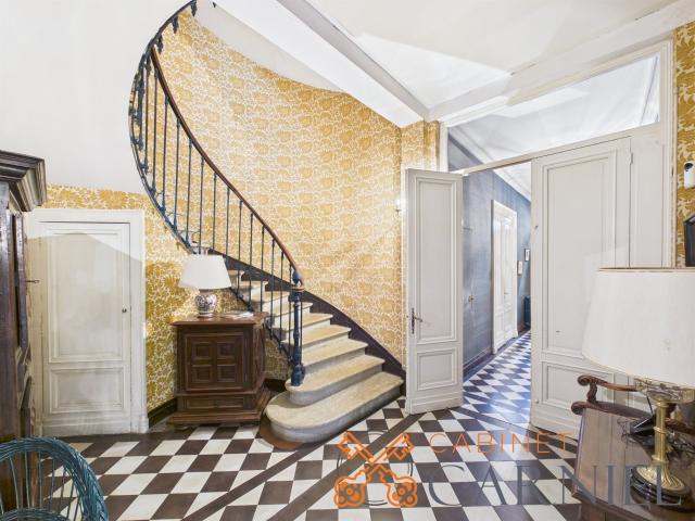 Maison de ville de caractère au cœur d’un quartier historiqu. 300m² Marmande