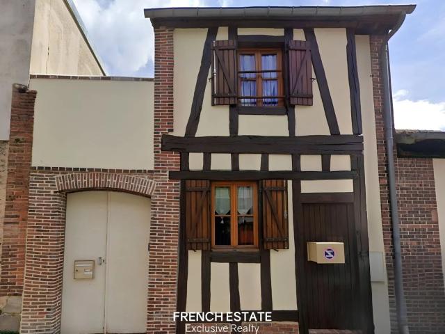 Maison de ville de caractère – 70 m² – 2 chambres, cour et greni