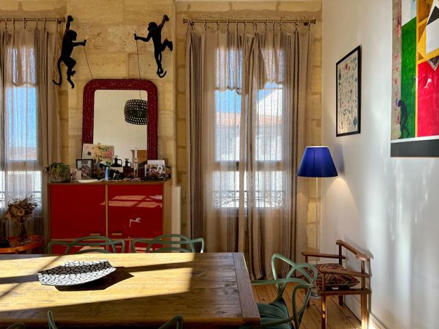 Maison de ville de charme avec appartement, garage et patio 240m² Libourne