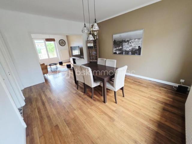 MAISON DE VILLE + DÉPENDANCE + 2 GARAGES – CHARLEVILLE MÉZIÈRES