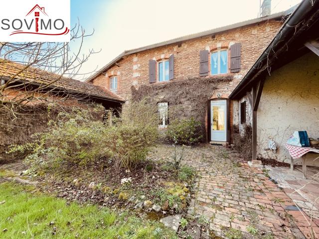 MAISON DE VILLE FAMILIALE AVEC JARDIN