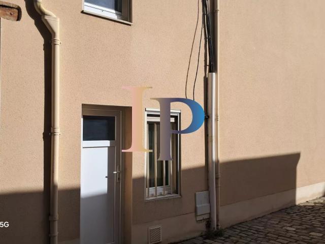 MAISON DE VILLE HYPER CENTRE PARAY LE MONIAL