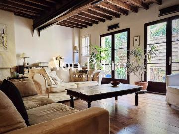 Maison de ville intra muros garage et terrasses 182m² Avignon