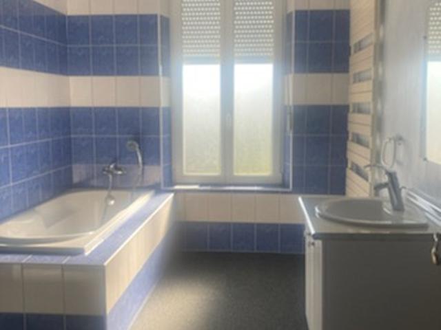 Maison de ville Individuelle en Pierres 111m2 1100m2 de Terrain