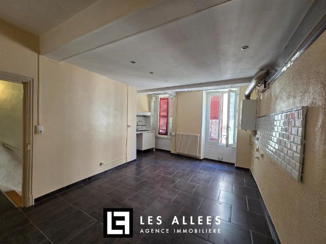 MAISON DE VILLE Location MONTELIMAR 26200