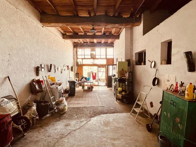Maison de ville La Cote Saint André avec dépendance sur terrain 529m2