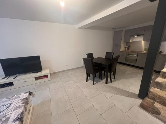 maison de ville meublé cravant 2 pièces 55.81 m²