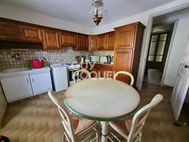 Maison 3 pièces à louer à Vals les Bains, avec terrasse et garage