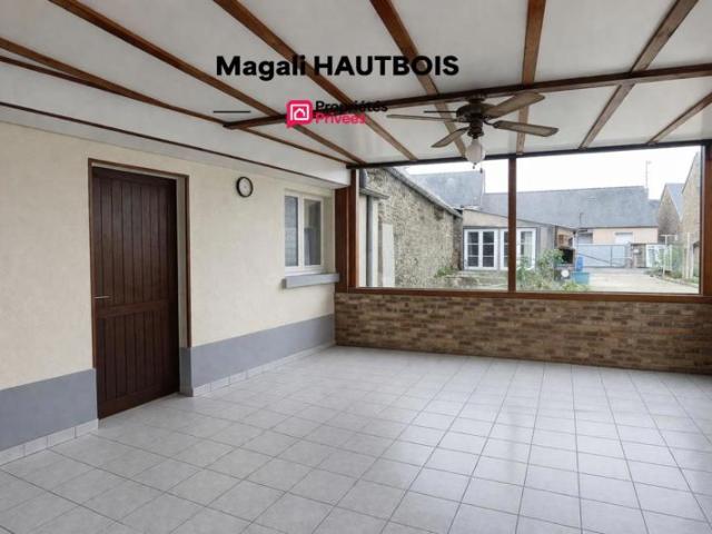 Maison de ville Saint Hilaire Du Harcouet 6 pièce s 167 m2