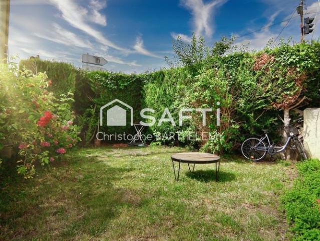 Maison de ville saint pierre les elbeuf avec petit jardin 3 chambres et 1 bureau