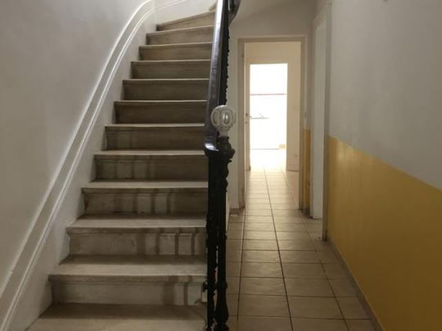 MAISON DE VILLE STYLE DE MAÎTRE, EN PIERRE A ETAGES, RENOVEE