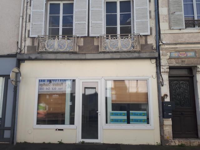 Maison de ville pour habitation ou activité commerciale 240m² Loreux