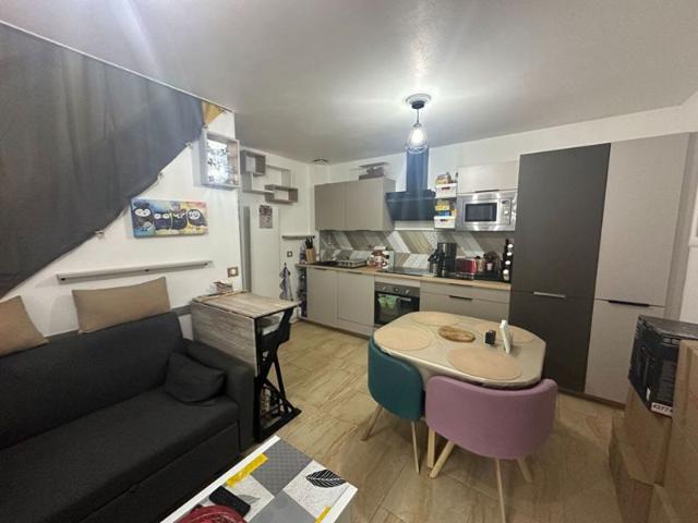 MAISON DE VILLE pr. CHAMBLY 2 pièce s 38 m2