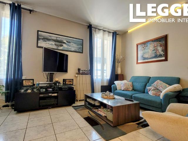 Maison de ville rénovée 4 chambres, terrasse, garage, sauna et potentiel studio/pro Saint Martin, Perpignan