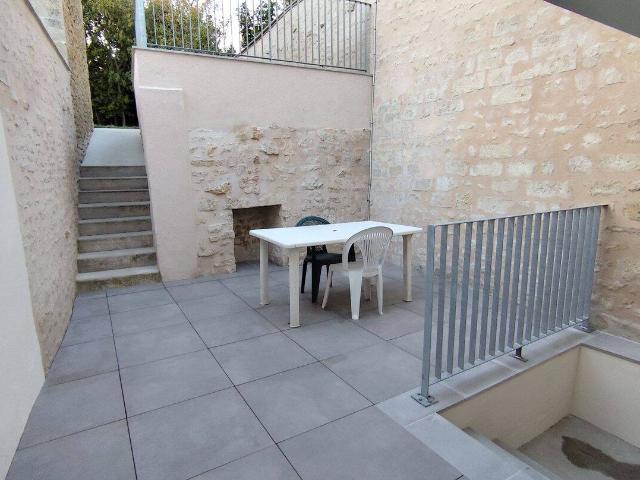 Maison de ville rénovée – 100 m² – 3 chambres – Terrasse et jardin – Niort