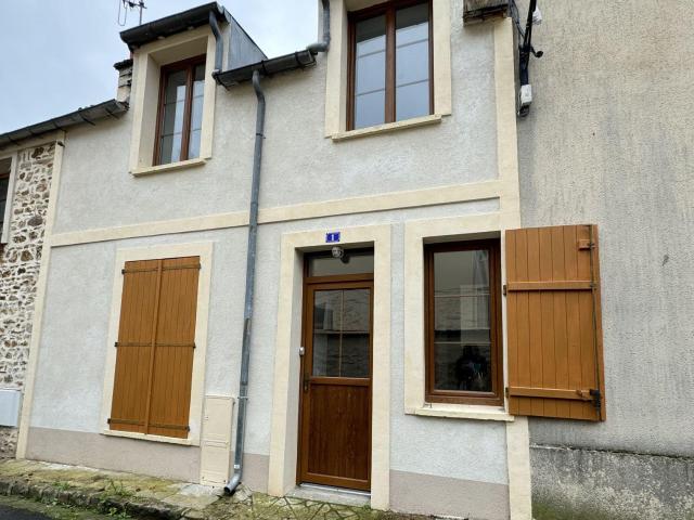 Maison de ville rénovée Centre ville Chamarande