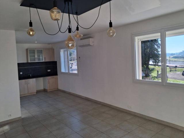 Maison de ville T4 77m2 Ales centreville