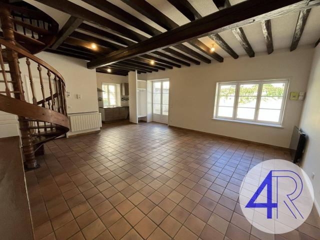 Maison de ville T4 avec terrasse 1070 euros CC