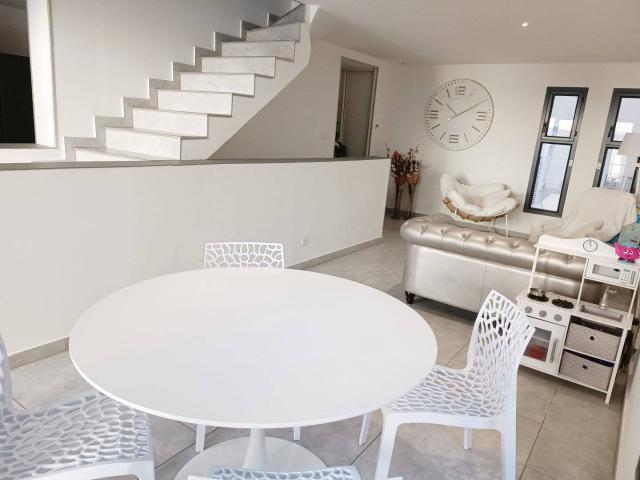 Maison de ville T4 neuve en triplex – Centre ville de Voiron