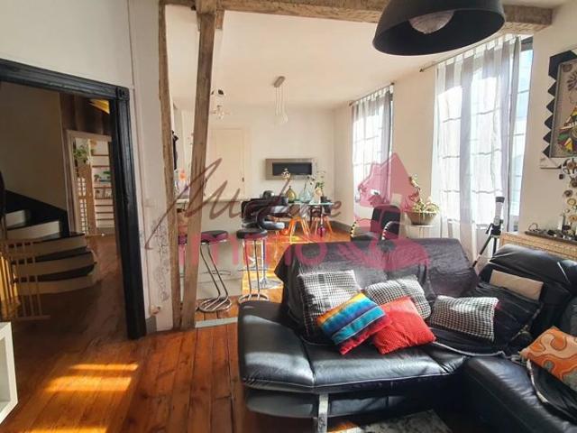 Maison début 20ème Rénovée avec Terrasse et Garage