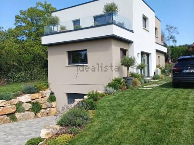 Maison, Delle