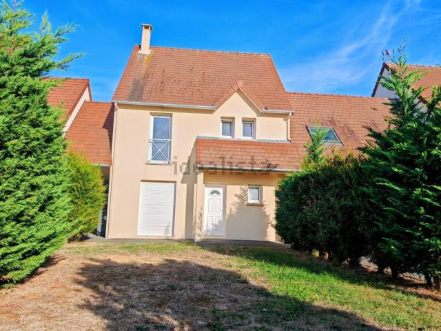 Maison, Démouville