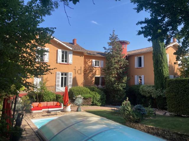 Maison, Denicé