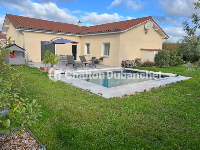 Maison d'environ 130 m2 4 chambres terrain 800m2 42600 CHAMPDIEU