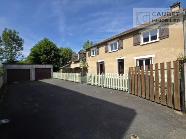 Maison d'environ 172 m² + Appartement T3 indépendant 67 m² loué – Visker 65200