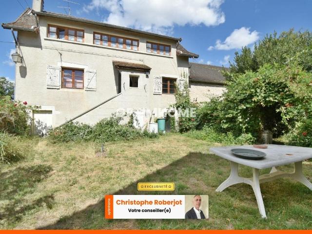 Maison + dépendances avec énorme potentiel à Fontaines sur 1. 180m² Fontaines